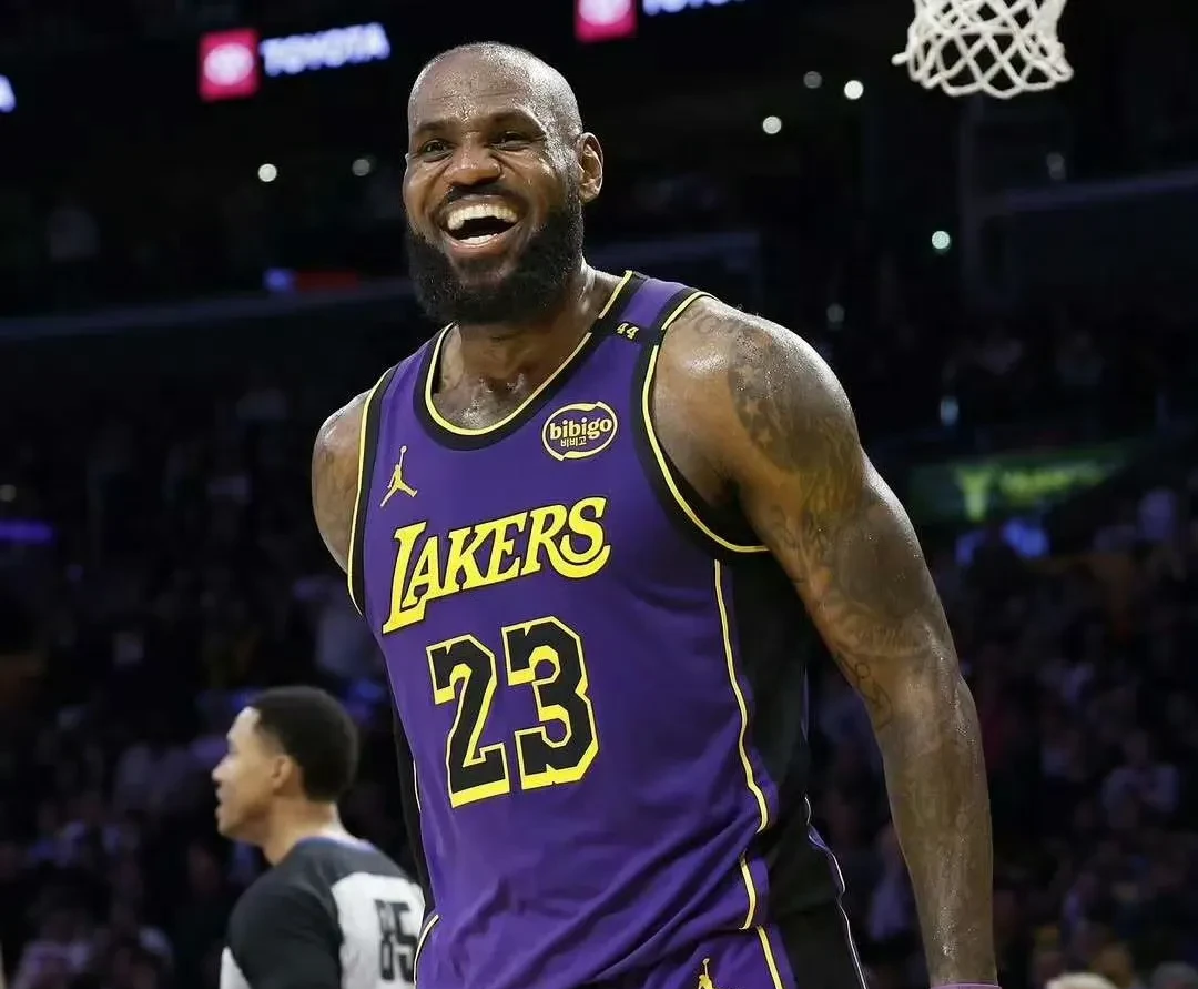 开云体育中国官网詹姆斯在德国队比赛中晋级下一阶段，领先优势明显引发热议！的简单介绍