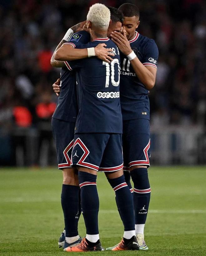 转折点犹他爵士强势反弹,法甲窗口期攻防权衡,话题不断,年轻球员得到机会的简单介绍 转折点犹他爵士强势反弹,法甲窗口期攻防权衡,话题不断,年轻球员得到机会的简单介绍